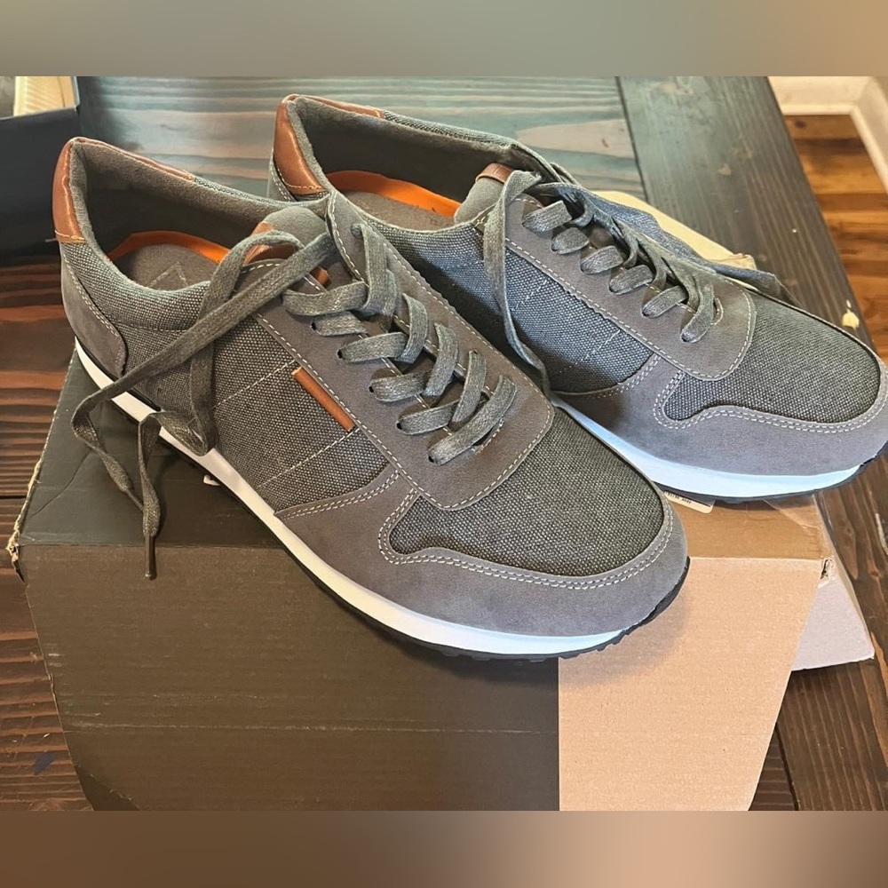 Mens size 11 shoes worn 1 time to try on. 

Vance - Ferris in grey $35